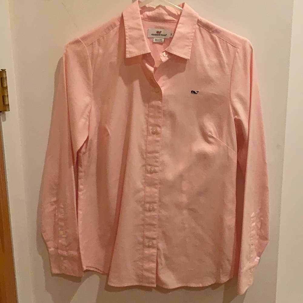 Vineyard vines button down shirt